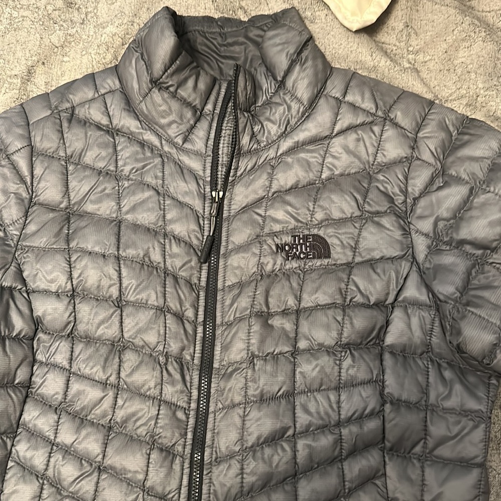 Gray North Face Jacket, Perfect Condition - image 2